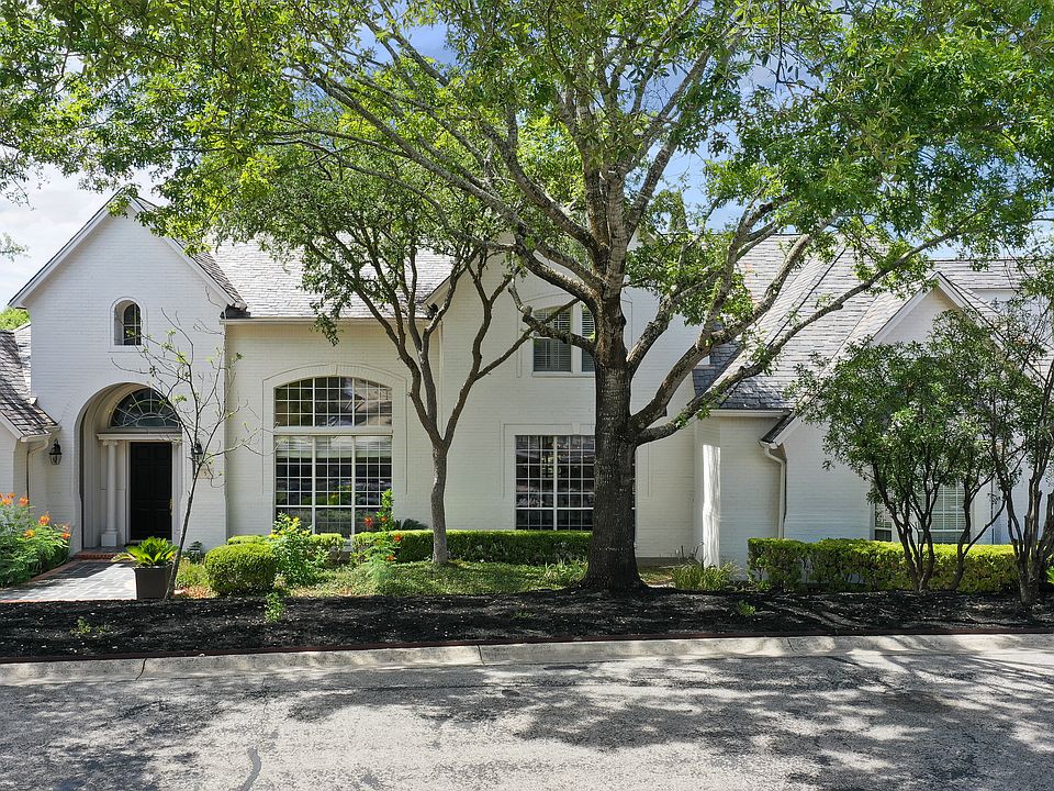 1st image of 5 Highgate Dr