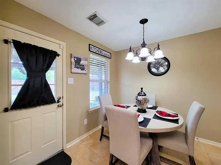 13210 Baron Hill Ln — Photo 6
