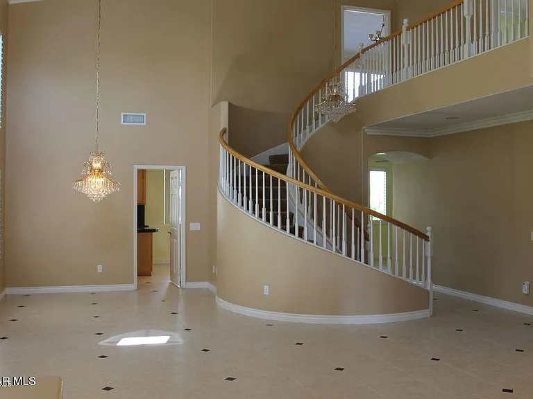 2033 Yellowthroat Pl — Photo 3