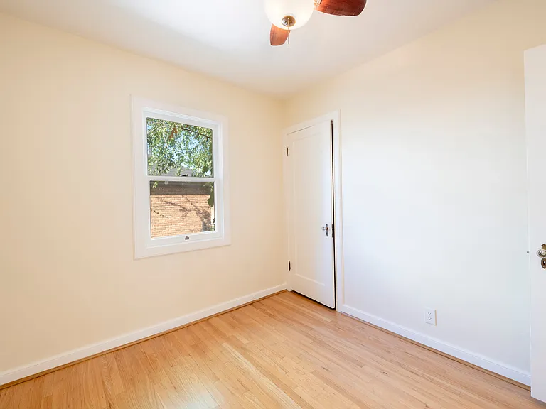 1621 E Princeton Ave — Photo 14