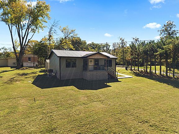 3rd image of 22 Twin Trees Rd