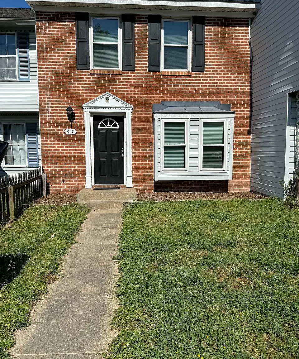 617 Fox Creek Ct — Photo 2