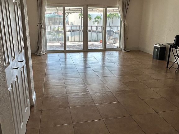 4th image of 15209 Loch Isle Dr W
