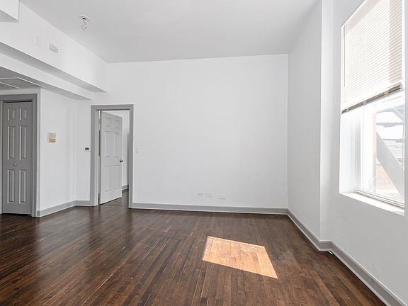 4th image of 2026 S Washtenaw Ave APT 2M