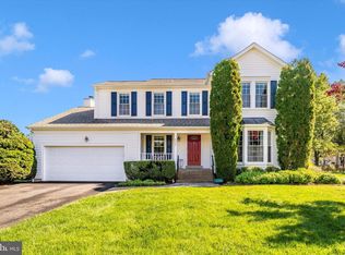 3559 Plum Dale Dr, Fairfax, VA 22033