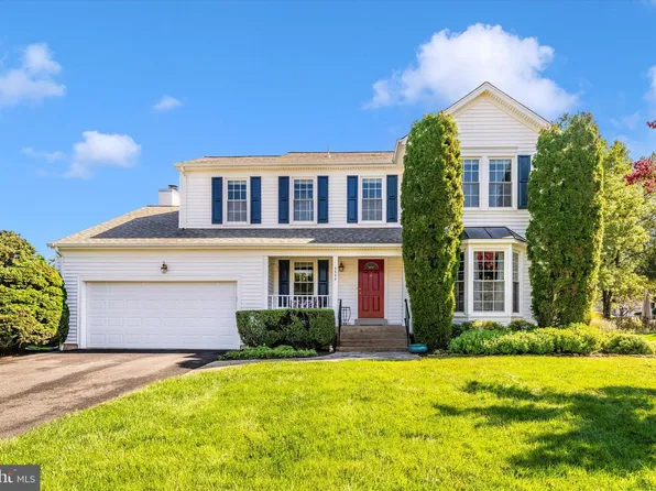 3559 Plum Dale Dr, Fairfax, VA 22033