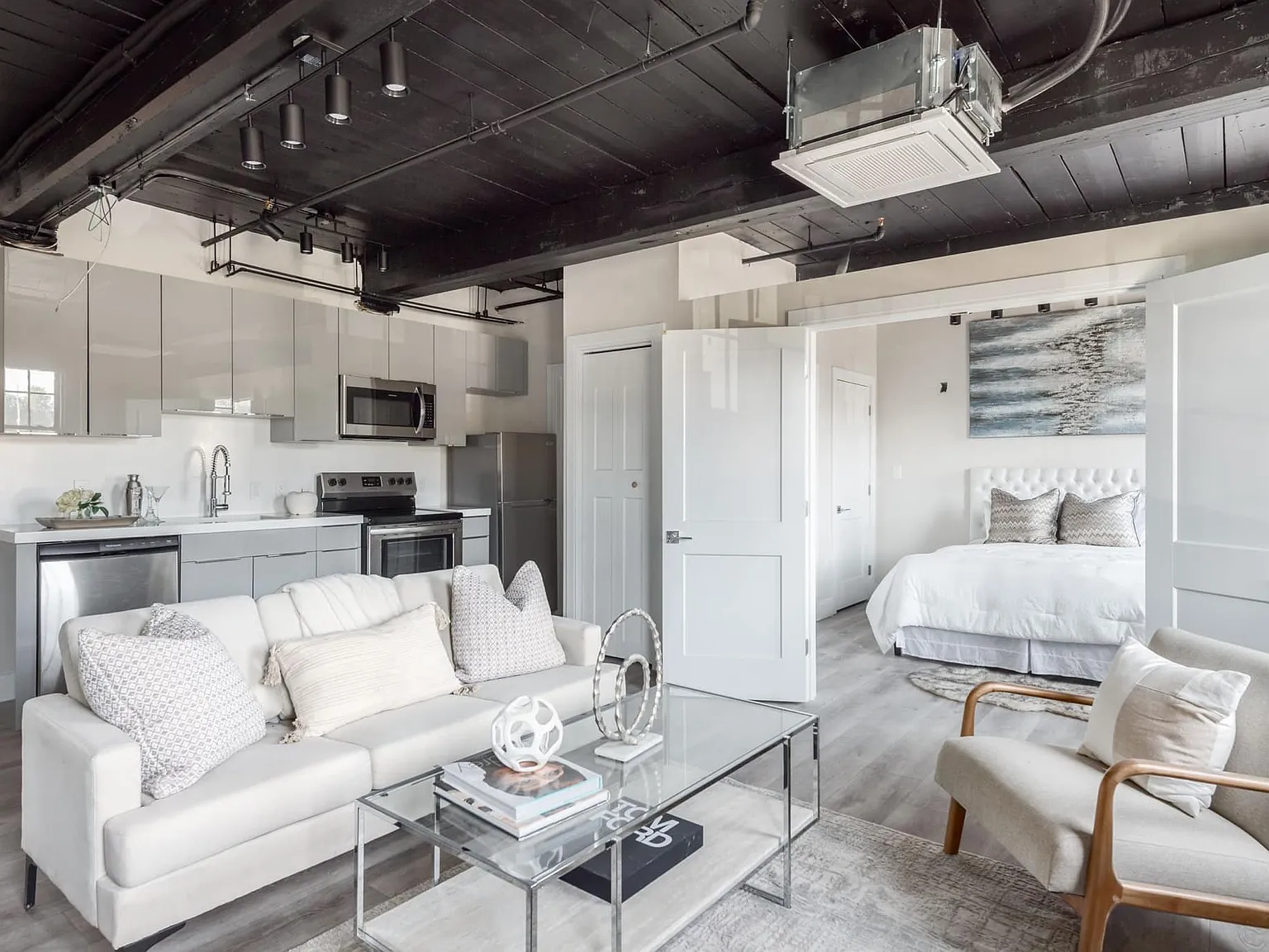Walker Lofts — Photo 4