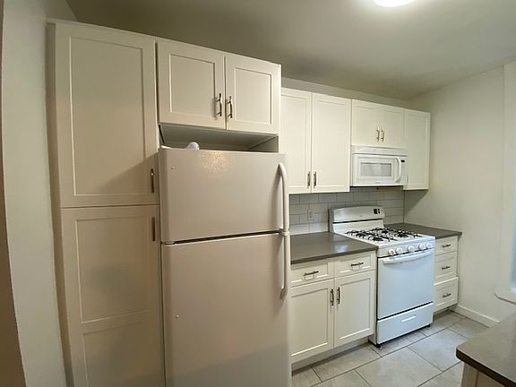 2nd image of 214 W 92nd St APT 2F