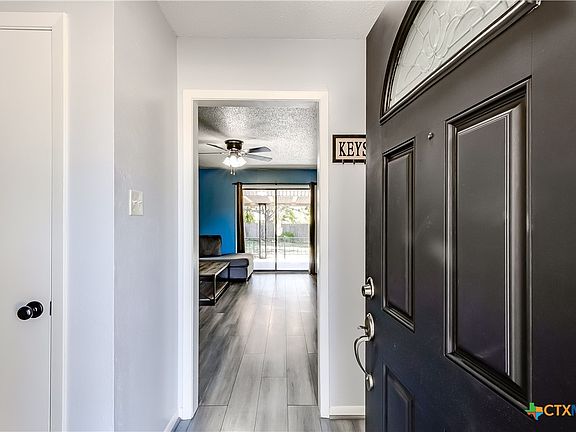4th image of 204 Cottonwood Dr