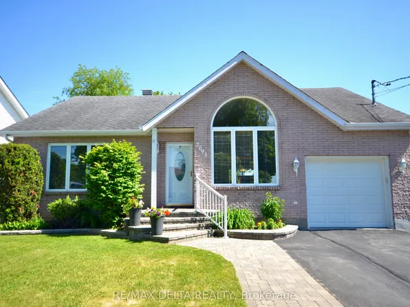 2093 Woods St, Clarence Rockland, ON K4K 1H7