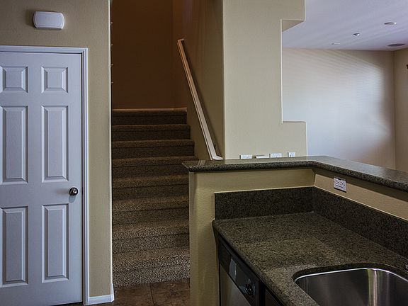 4th image of 31156 Sunflower Way