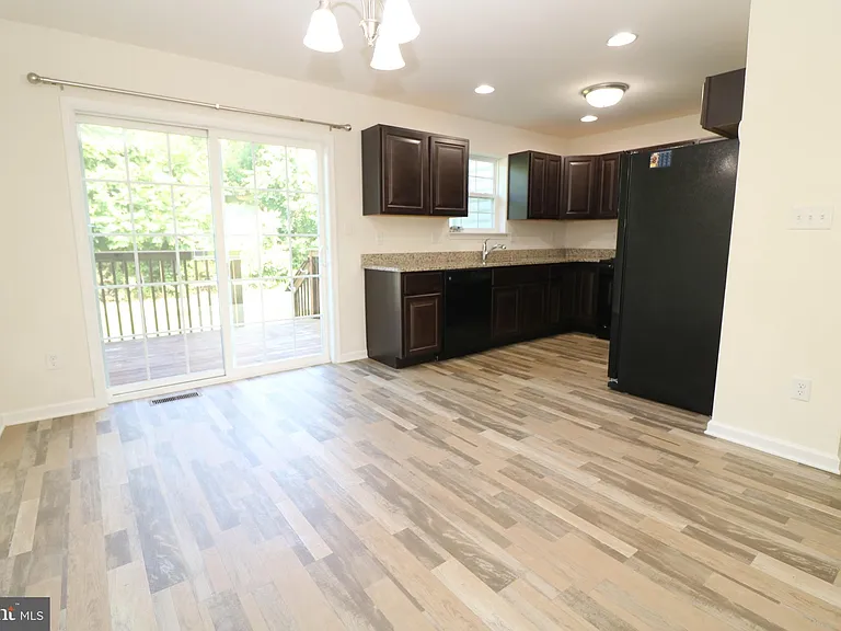 120 Salerno Dr — Photo 5