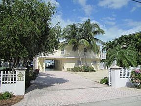 1st image of 412 S Coconut Palm Blvd