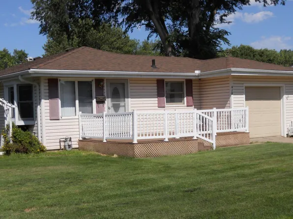 410 Prentis Ave, Vermillion, SD 57069