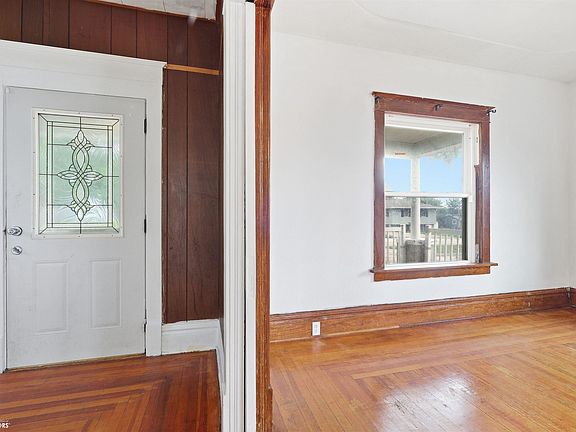 3rd image of 1407 Grant St