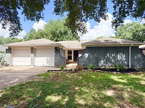 1905 Myrna Ln Photo 1