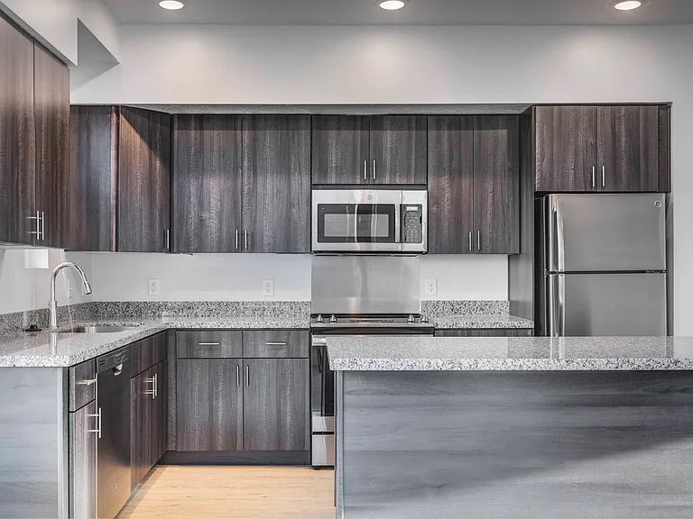 Hawthorne Townhomes — Photo 16