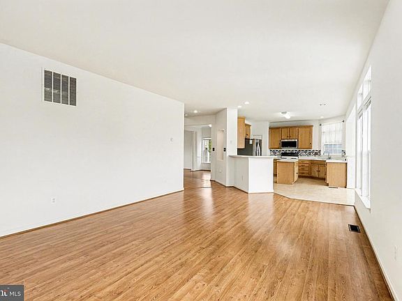 5th image of 9613 Laurel Oak Dr
