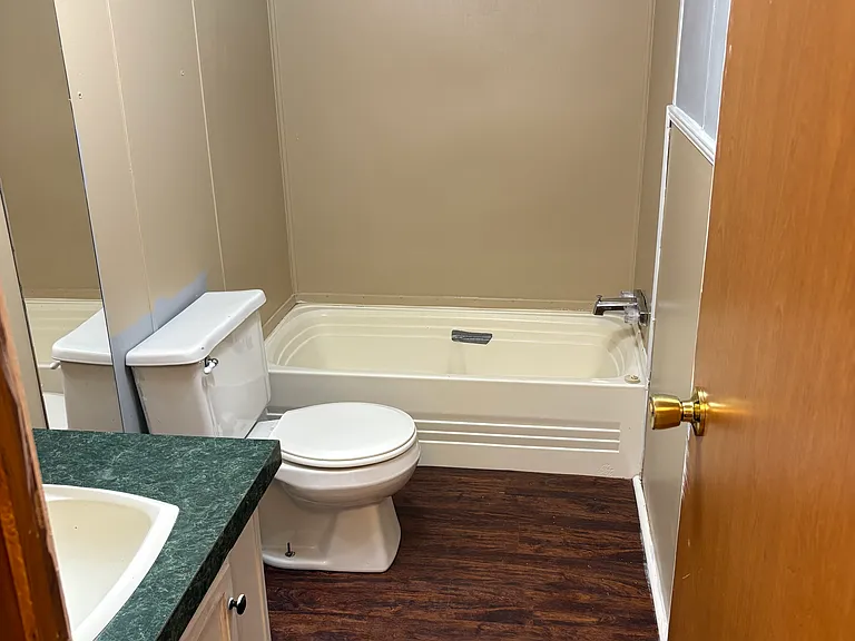 329 Hollybrook Ln — Photo 15