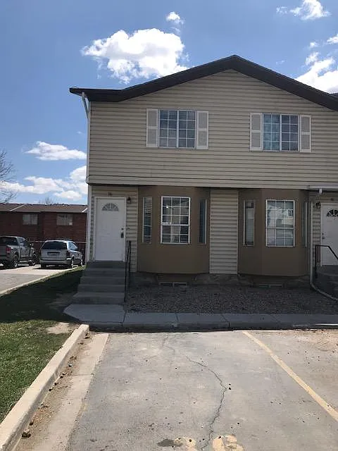 3 bed, 1572 sqft, $1,550 — Photo 1