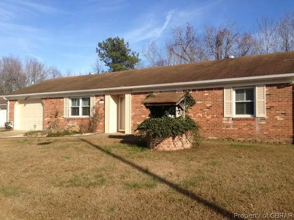 521 Scarborough Dr, Chesapeake, VA 23322