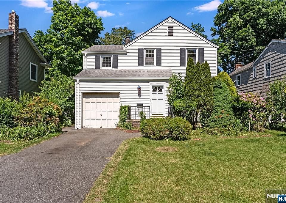 1st image of 566 Barnett Pl