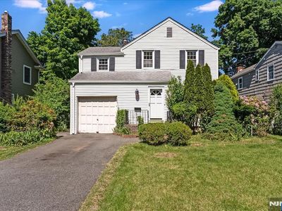 566 Barnett Place, Ridgewood, NJ, 07450