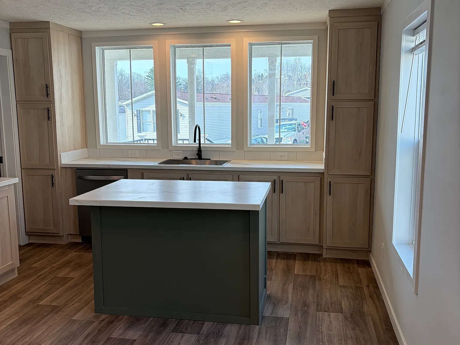 3 bed, 1280 sqft, $1,800 — Photo 3