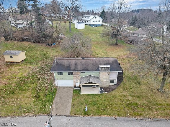 5th image of 123 Franklin St