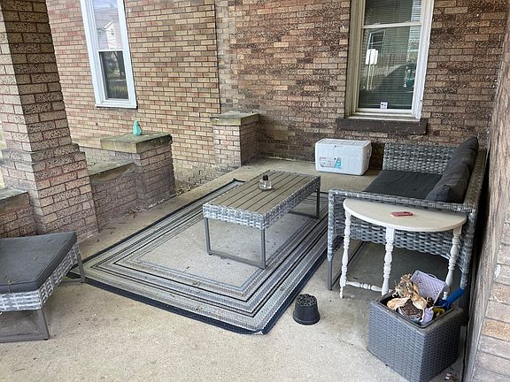 4th image of 289 E Tompkins St