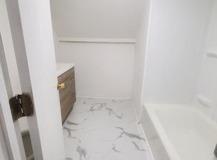 147 Sandy Pond Rd, Ayer, MA 01432