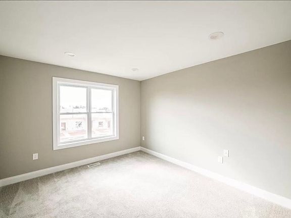 5th image of 94 Emanuel Ct #94