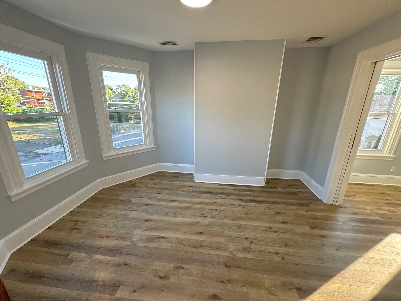 3 bed, $2,300 — Photo 2
