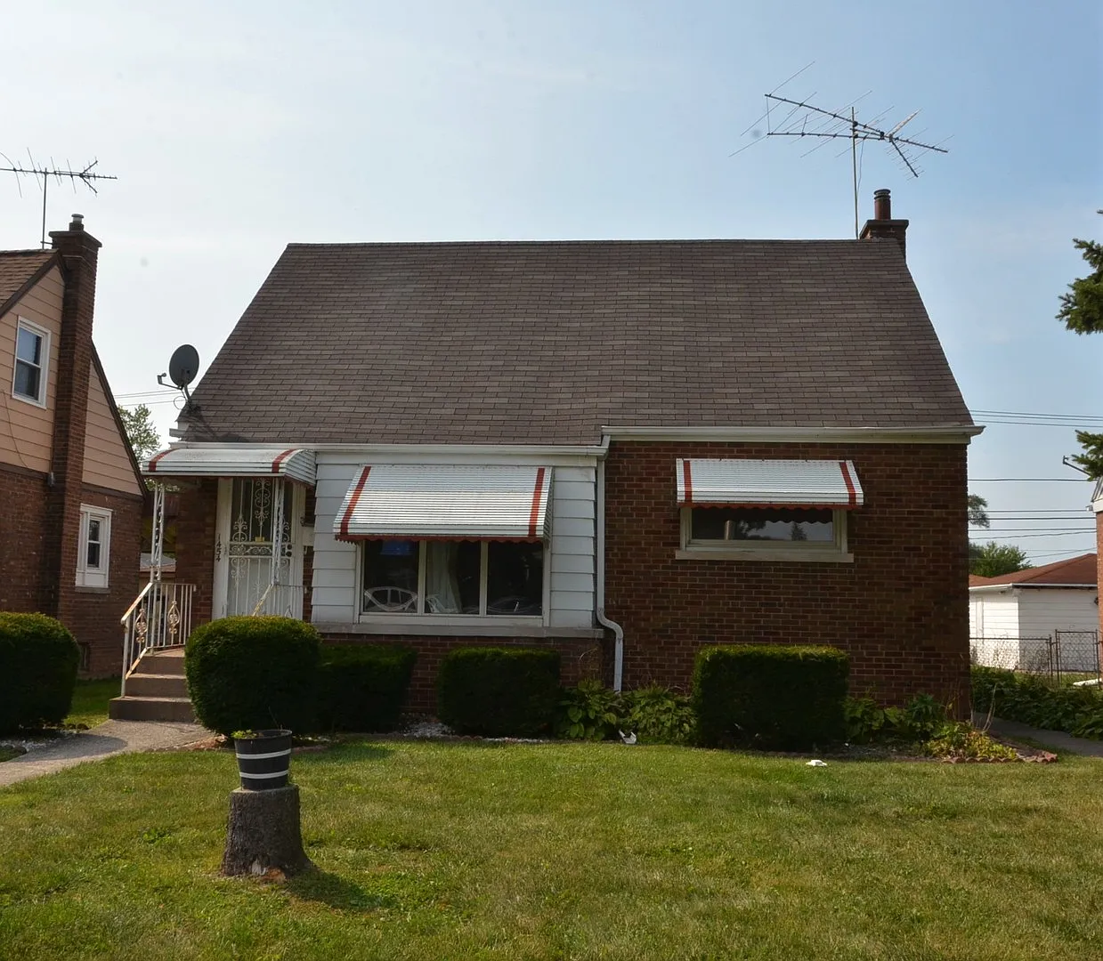 1454 Wentworth Ave photo 1