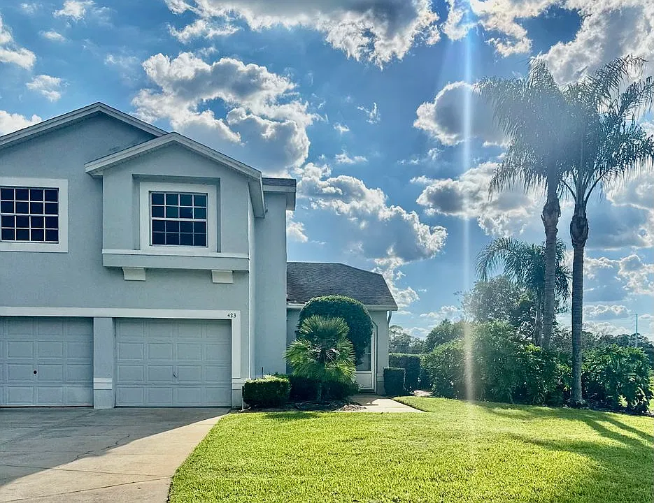 423 Eagle Ridge Dr