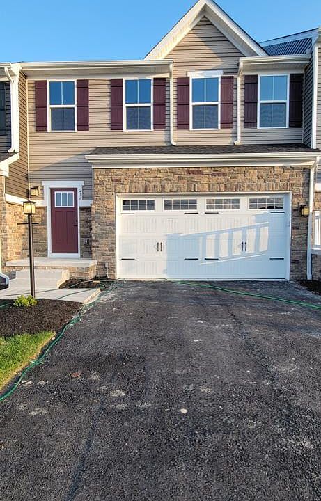 1st image of 216 Cranesbill Dr