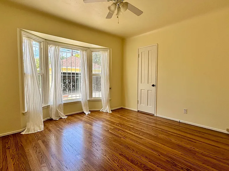 3513 S Sycamore Ave — Photo 33