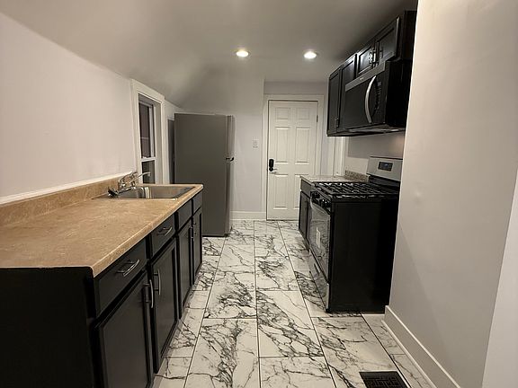 4th image of 9 Mather St #2