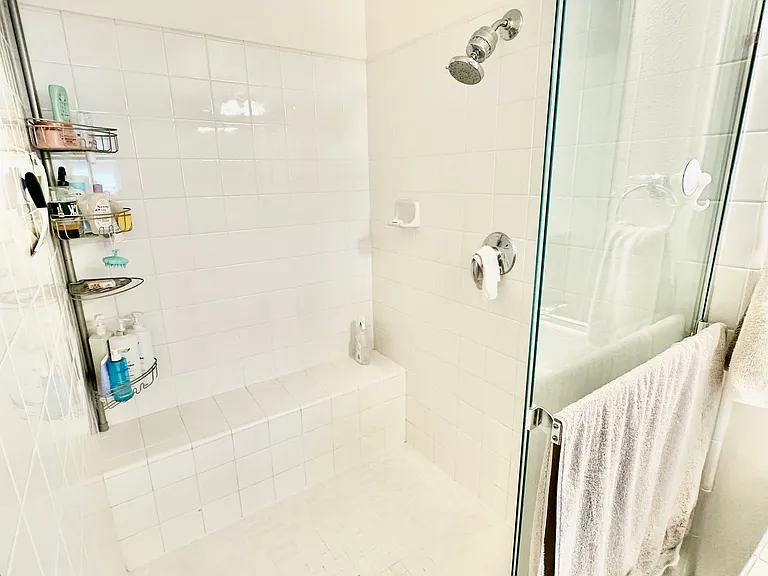 241 Aria Ave S — Photo 29