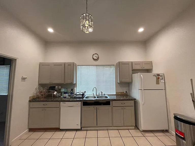 2820 32nd Ave — Photo 10