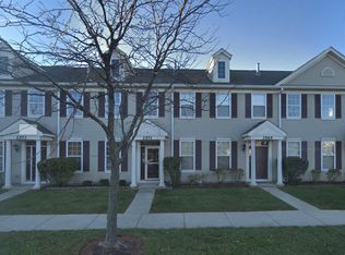 2571 Hillsboro Blvd, Aurora, IL 60503