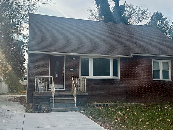 3rd image of 529 Queen St