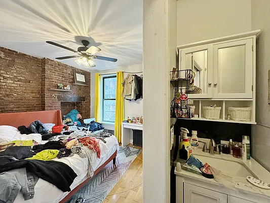 Rented by Pear NYC LLC | media 33