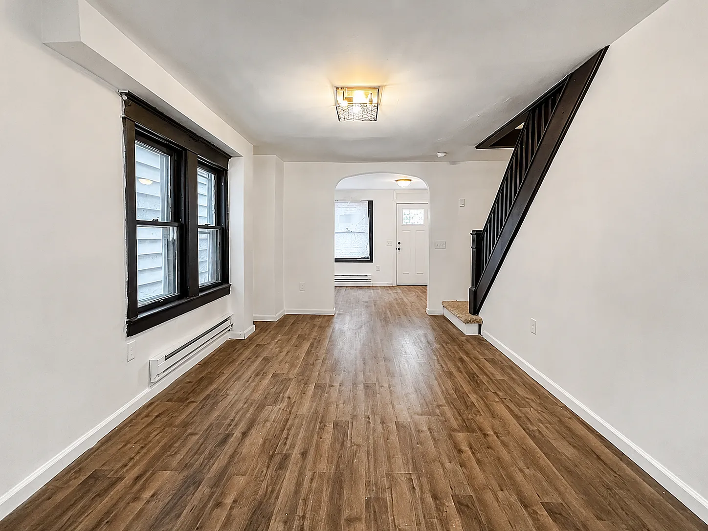 3 bed, 1.5 bath, 1428 sqft, $1,600 — Photo 2