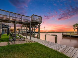 521 Swordfish Ln, Surfside Beach, TX 77541