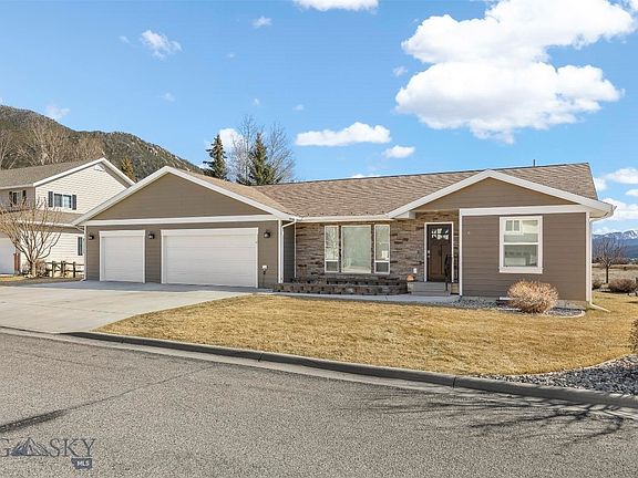 2nd image of 6 Holly Ln