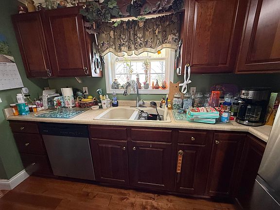 5th image of 166 Ridge Line Dr