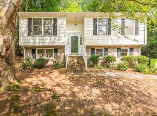 7833 Foxwood Dr, Raleigh, NC 27615
