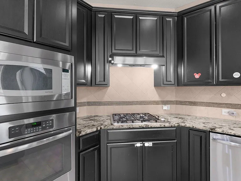 14807 Diane Manor Ln — Photo 10