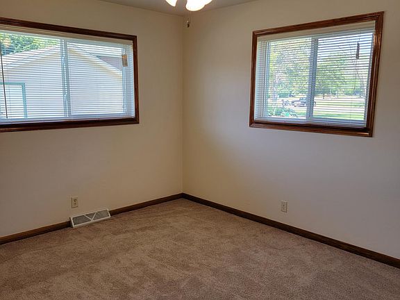 Mstr Bdrm with new carpet